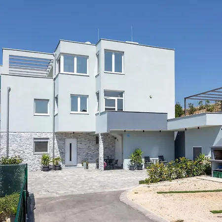 아파트 Stunning In *