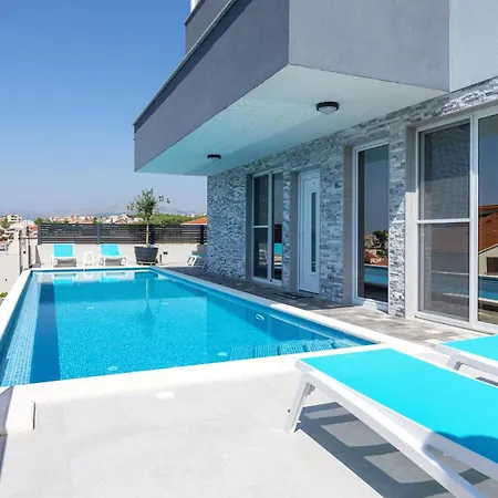 Stunning In 포드스트라나