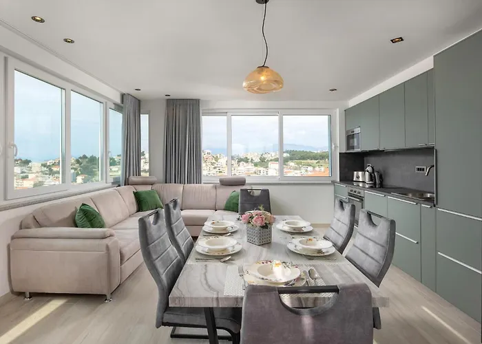 Stunning In Appartement Podstrana