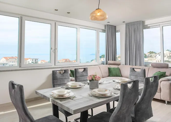 Stunning In Appartement Podstrana